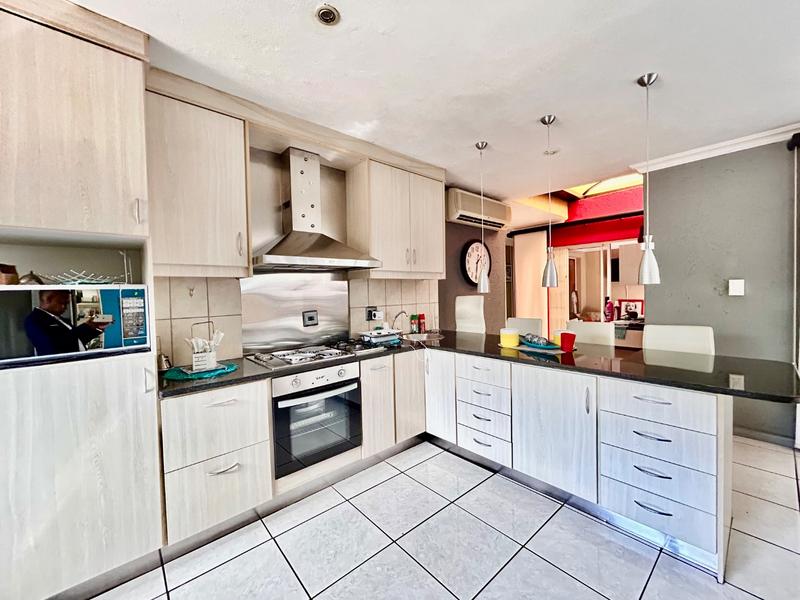4 Bedroom Property for Sale in Caribbean Beach Club North West